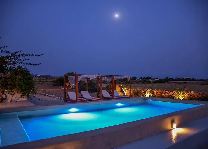 فيلة Paros House