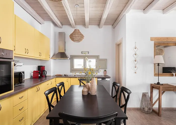 Paros House فيلة